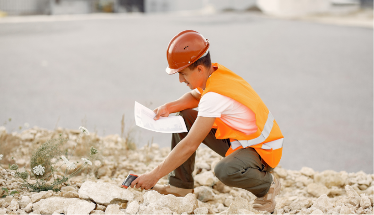 Études géotechniques et VRD (Voirie et Réseaux Divers) Études géotechniques et VRD (Voirie et Réseaux Divers)